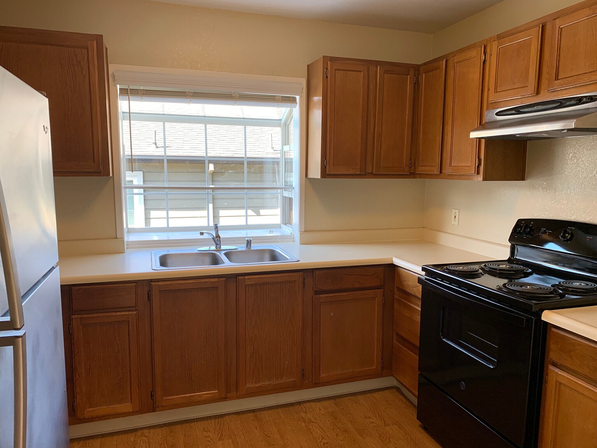 Kitchen - 515 Canyon Oaks Dr