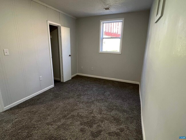 Building Photo - 1307 King St