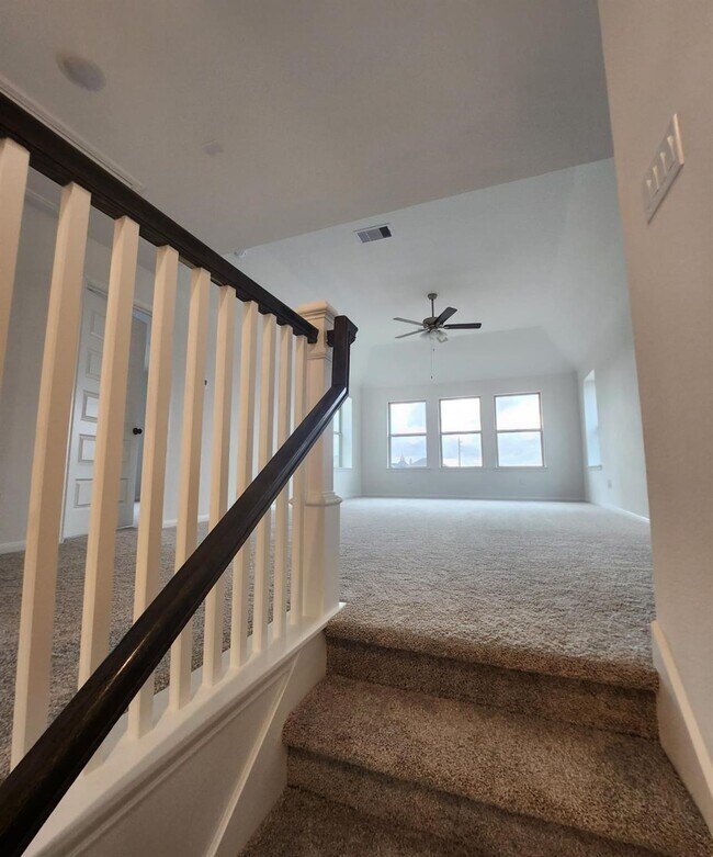 Building Photo - 2419 Humble Wy