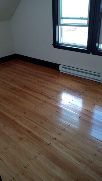 Building Photo - 4 Eleanor St