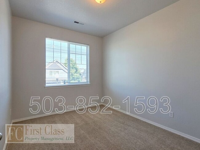 Building Photo - 21844 SW VINTNER Ln