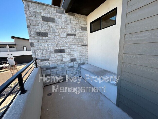 Building Photo - 4065 Eureka Aly