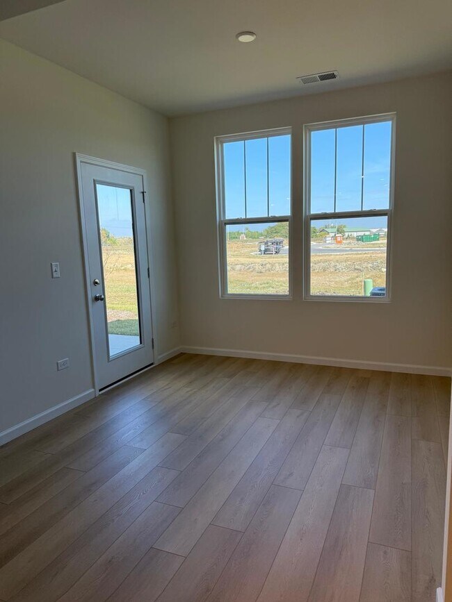 Building Photo - 660 Switchgrass Wy