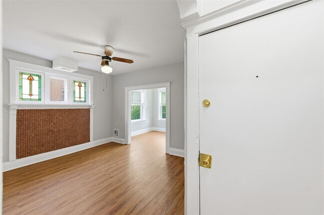 Building Photo - 4162 Shenandoah Ave