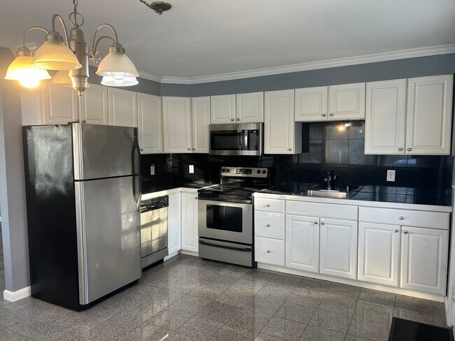 Building Photo - 52 Beach