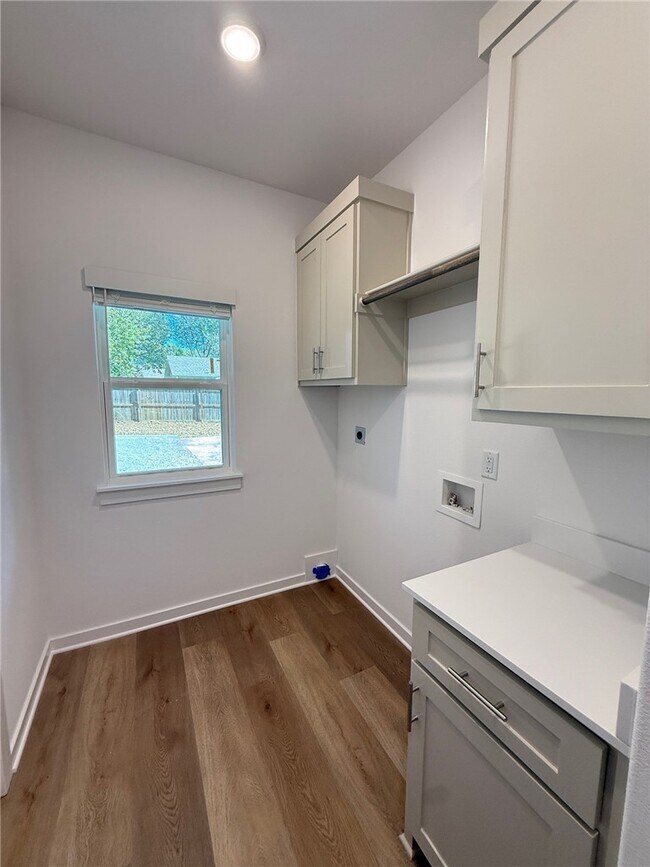 Building Photo - 832 Dockery Ln