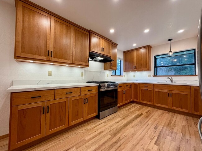 Building Photo - 4036 Campton Rd