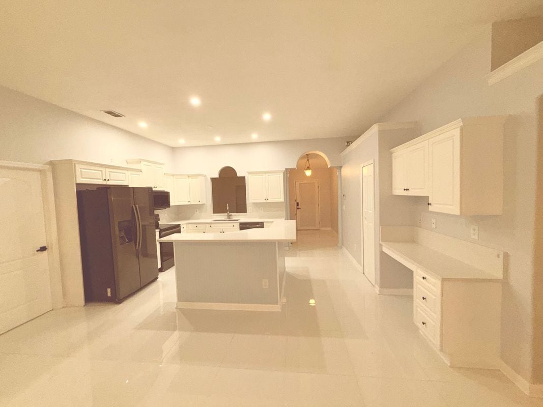 Building Photo - 465 Haversham Rd