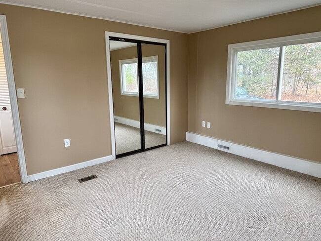 Building Photo - 12 Hayes St