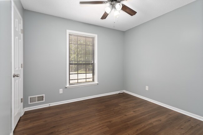 Building Photo - 3513 NE Stanton St