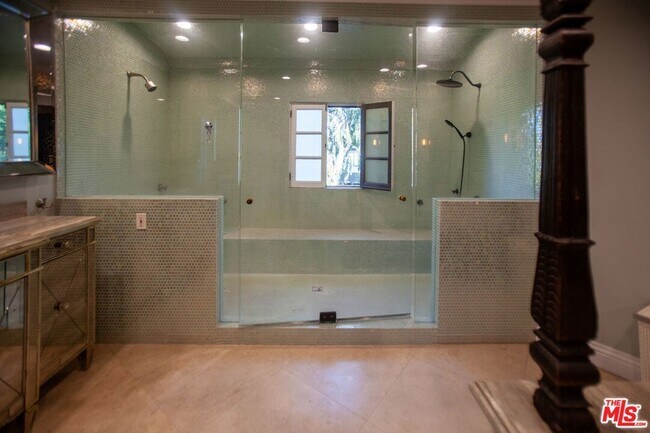 Building Photo - 3501 Caribeth Dr