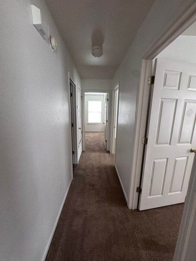 Building Photo - 1430 Shoshoni Trail