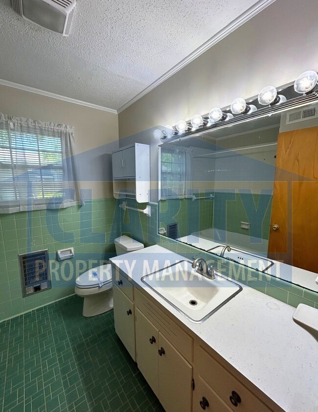 Building Photo - 3 bedroom ranch-style home in Downtown Cle...