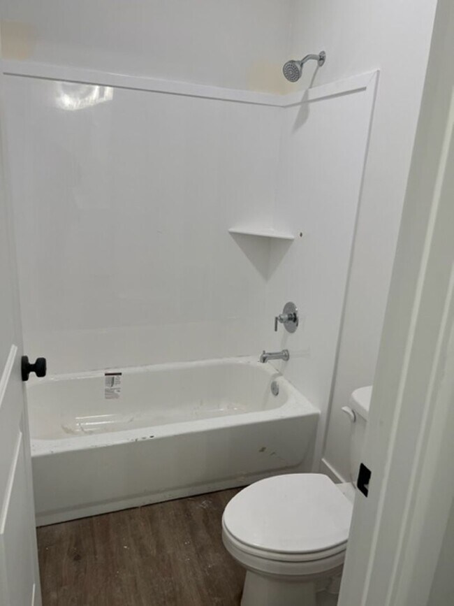 Building Photo - Beautiful 2023 New construction with pickl...