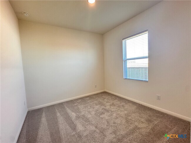 Building Photo - 124 Parrigin Cv