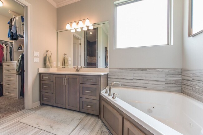 Building Photo - Sherwood Rental