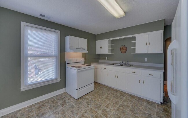 Building Photo - 113 Prospect St