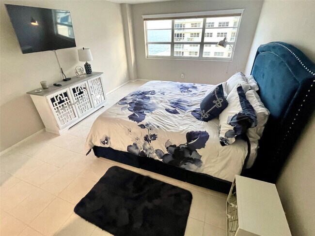 Building Photo - 133 N Pompano Beach Blvd