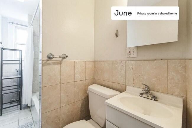 Building Photo - Room in Shared 5 bed/1.5 bath home