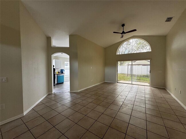 Building Photo - 185 Thornbury Dr