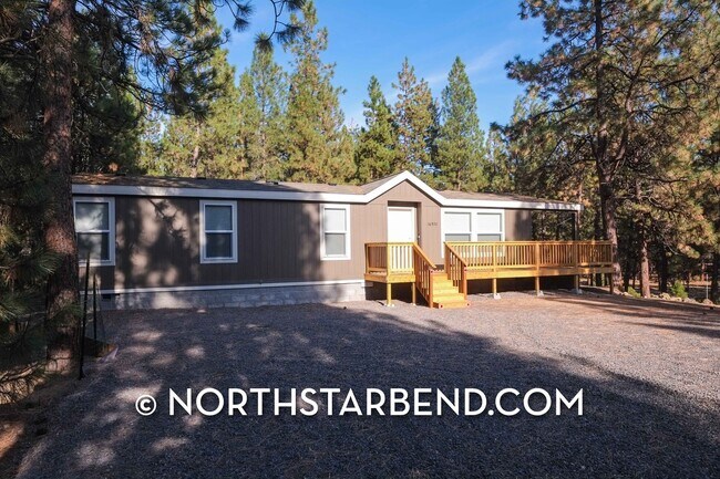Building Photo - Updated home in Deschutes River Woods