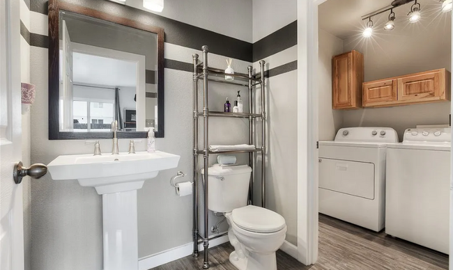 Building Photo - Beautiful Designer 3 bedroom home in Quiet...