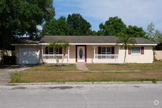 Building Photo - Renovated home