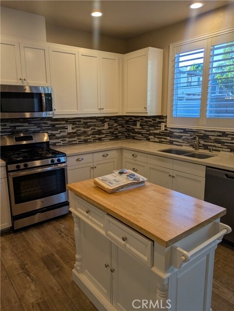 Building Photo - 42945 Avenida Amistad