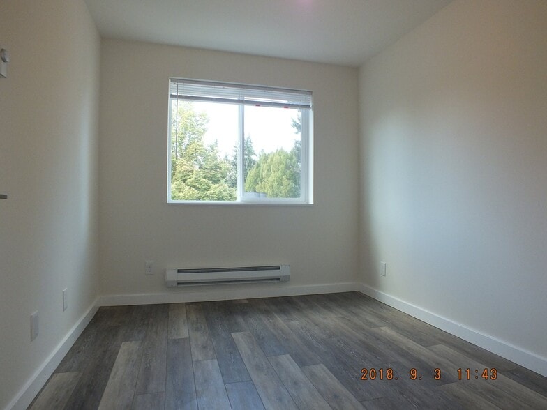 Building Photo - 12544 15th Ave NE