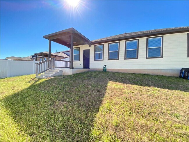 Building Photo - 5904 Daly Dr