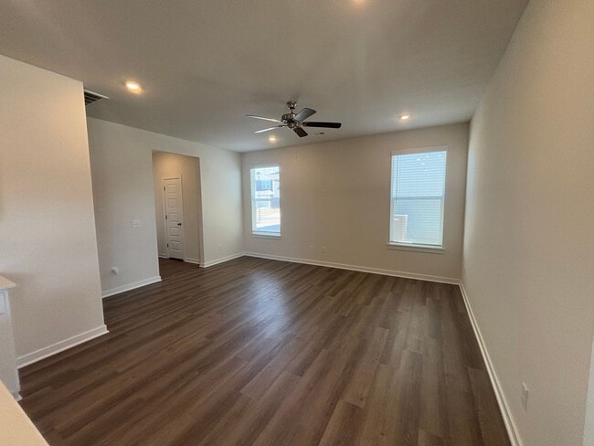 Building Photo - 4802 W Planetree St