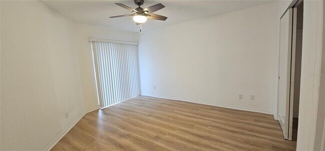 Building Photo - 5220 Landings Blvd
