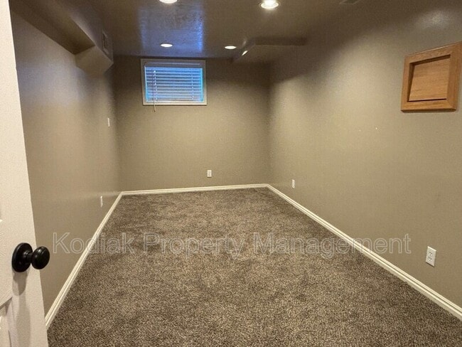 Building Photo - 547 E 3665 S