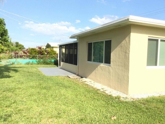 Building Photo - 9825 NW 25th Ct