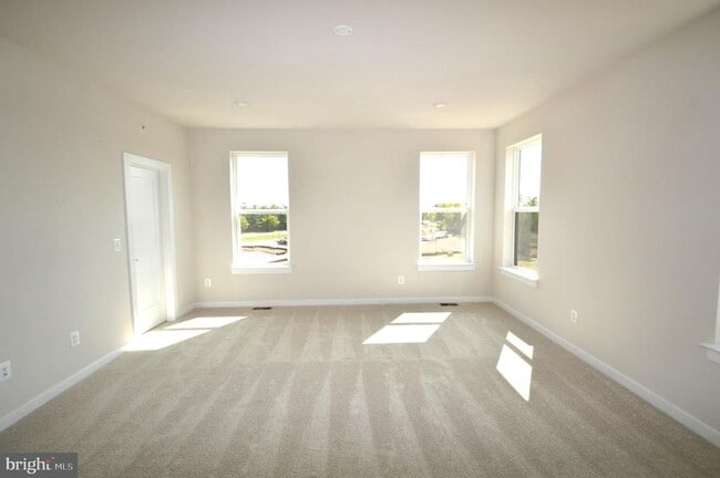 Building Photo - 43795 Middleway Ter