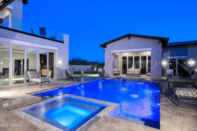 Building Photo - 9979 E Toms Thumb