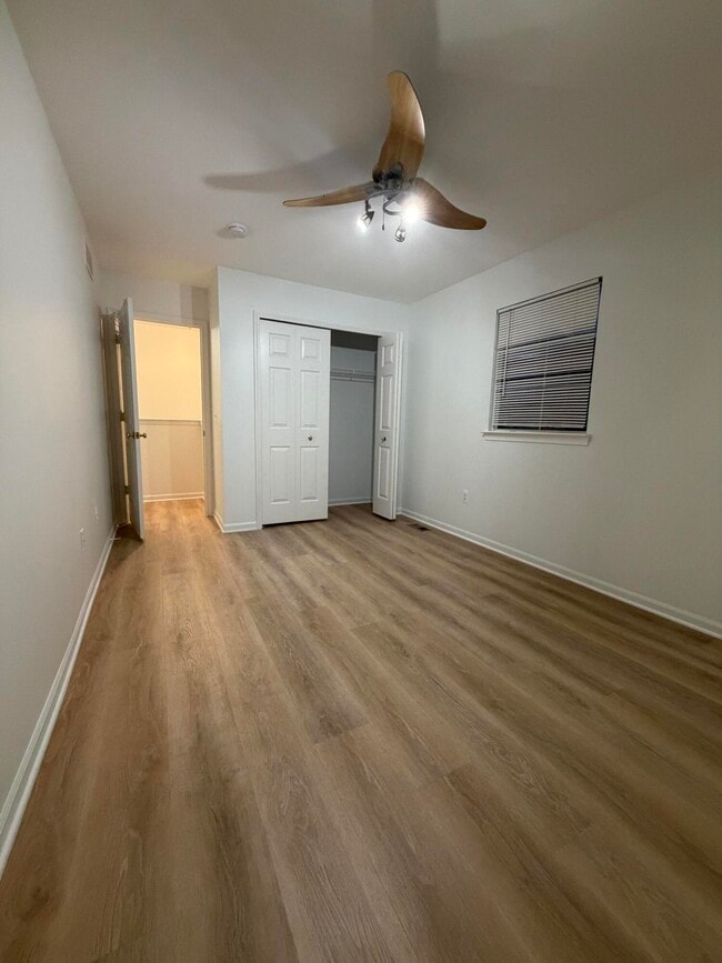 Building Photo - 3245 Reeves Dr