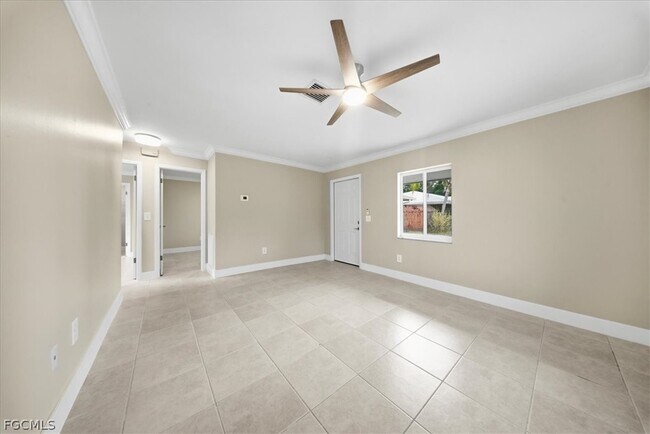 Building Photo - 5824 Algiers St