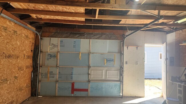 Building Photo - West Tacoma Cozy 2 Bedroom