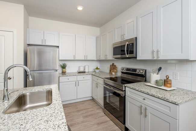 Primary Photo - Covey Homes Walker Ridge