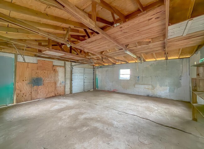 Building Photo - 1751 Pepper Dr