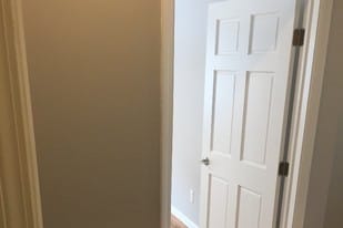 Building Photo - 136 E 8th Ave