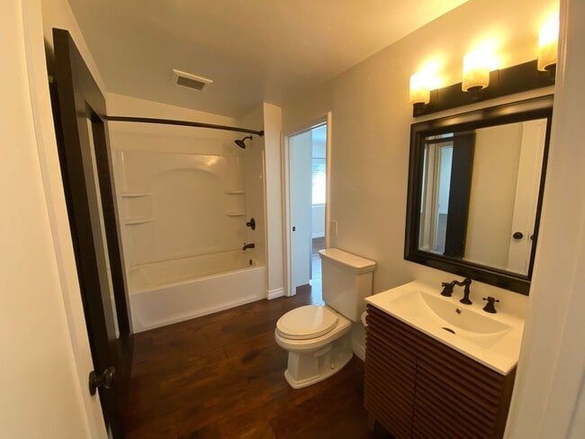 Building Photo - Fireplace! 1 Car Garage! Double Stainless Steel Oven! HUGE Enclosed Yard! Remodeled!