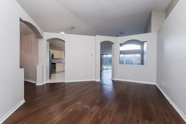 Building Photo - 1541 Scotch Pine Dr