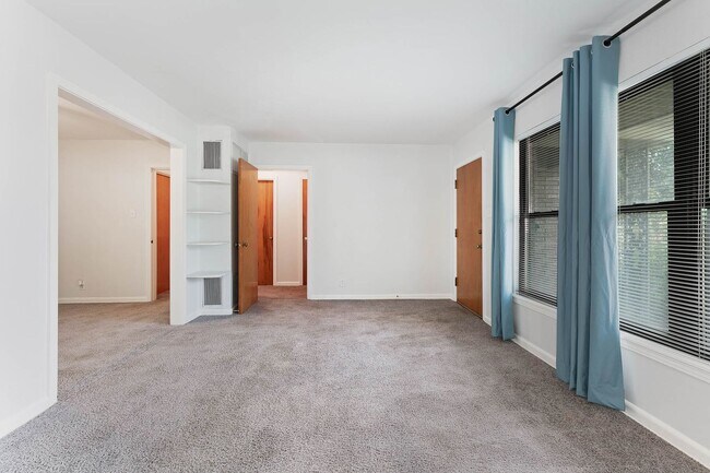 Building Photo - 463 Cherry Ridge Dr