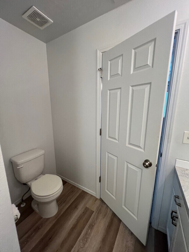 Building Photo - 3 Bed 2 Bath Nampa!