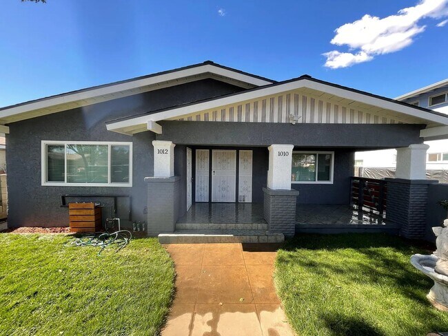 Building Photo - 1010 Cypress Ave