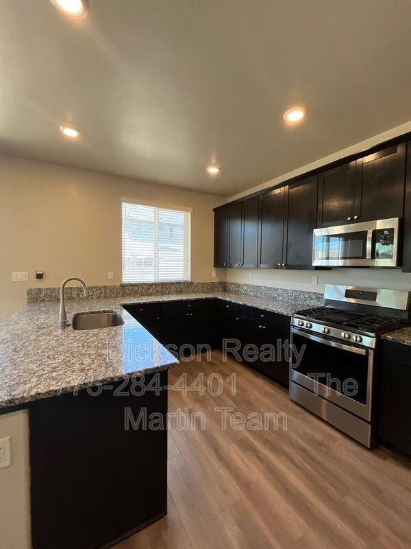 Building Photo - 1982 Maradona Dr