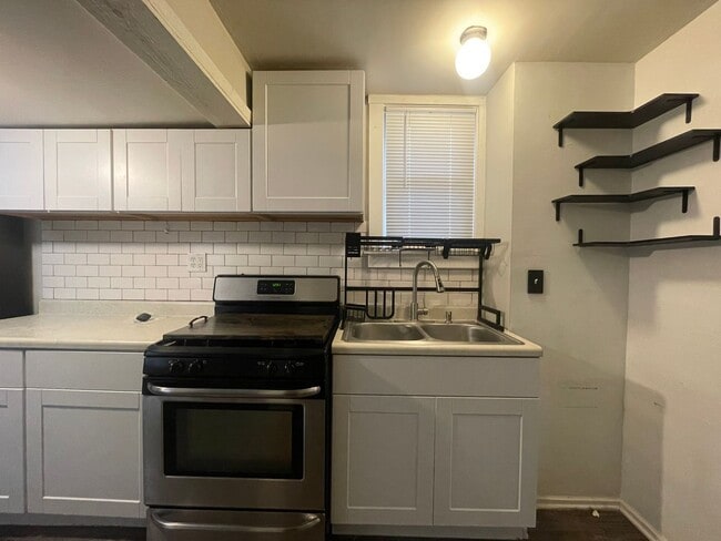 Building Photo - 4BD/1.5BA Home For Rent In Valpo