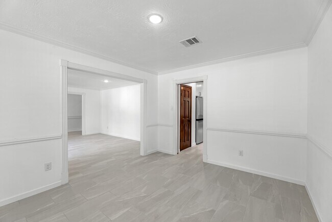 Building Photo - 8011 Liberty Elm Ct